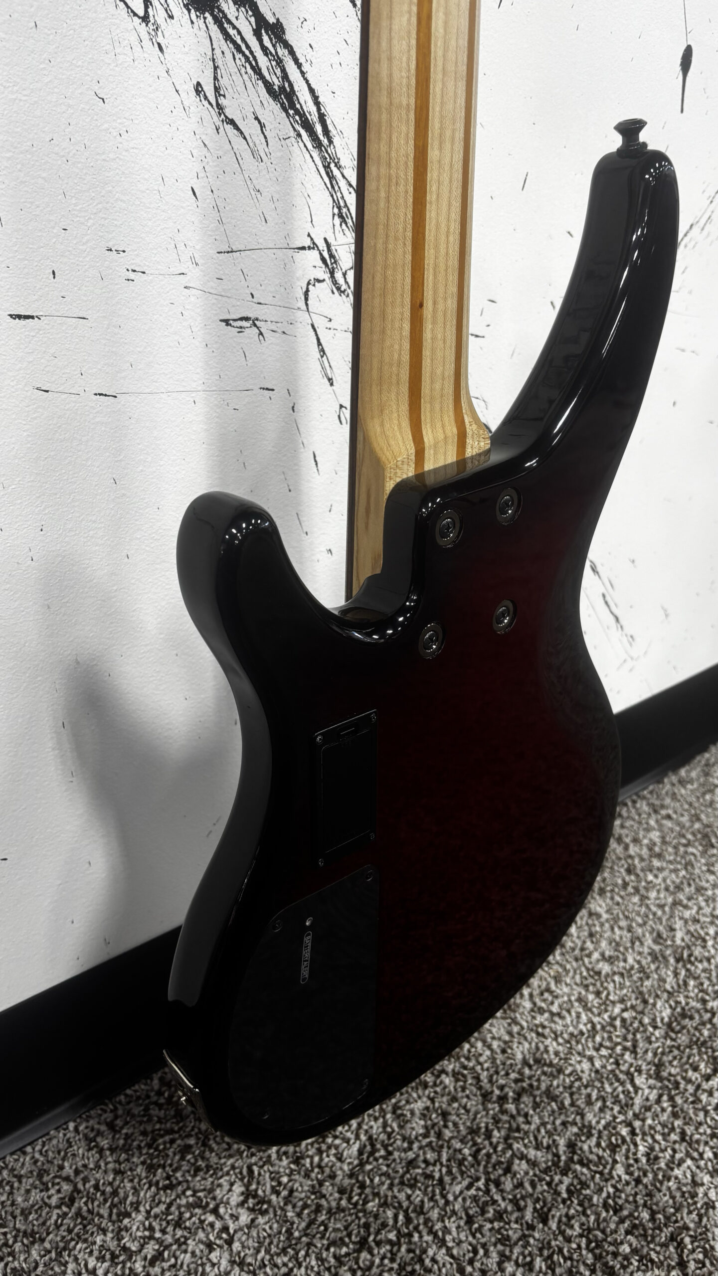 Minarik Goddess Bass, Trans Crimson Rd - Image 6