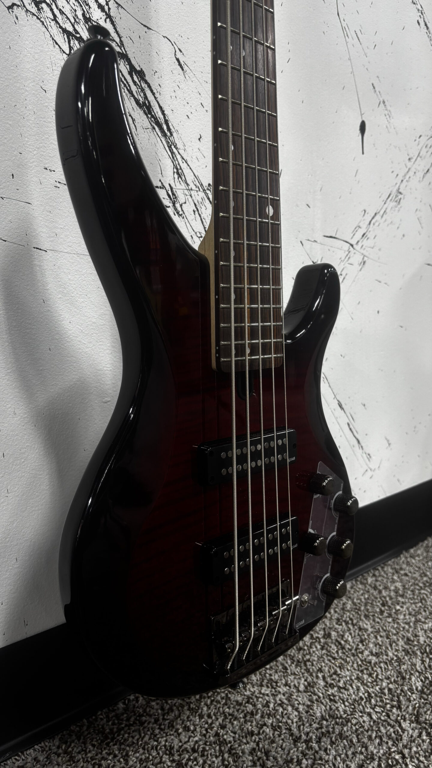 Minarik Goddess Bass, Trans Crimson Rd - Image 4