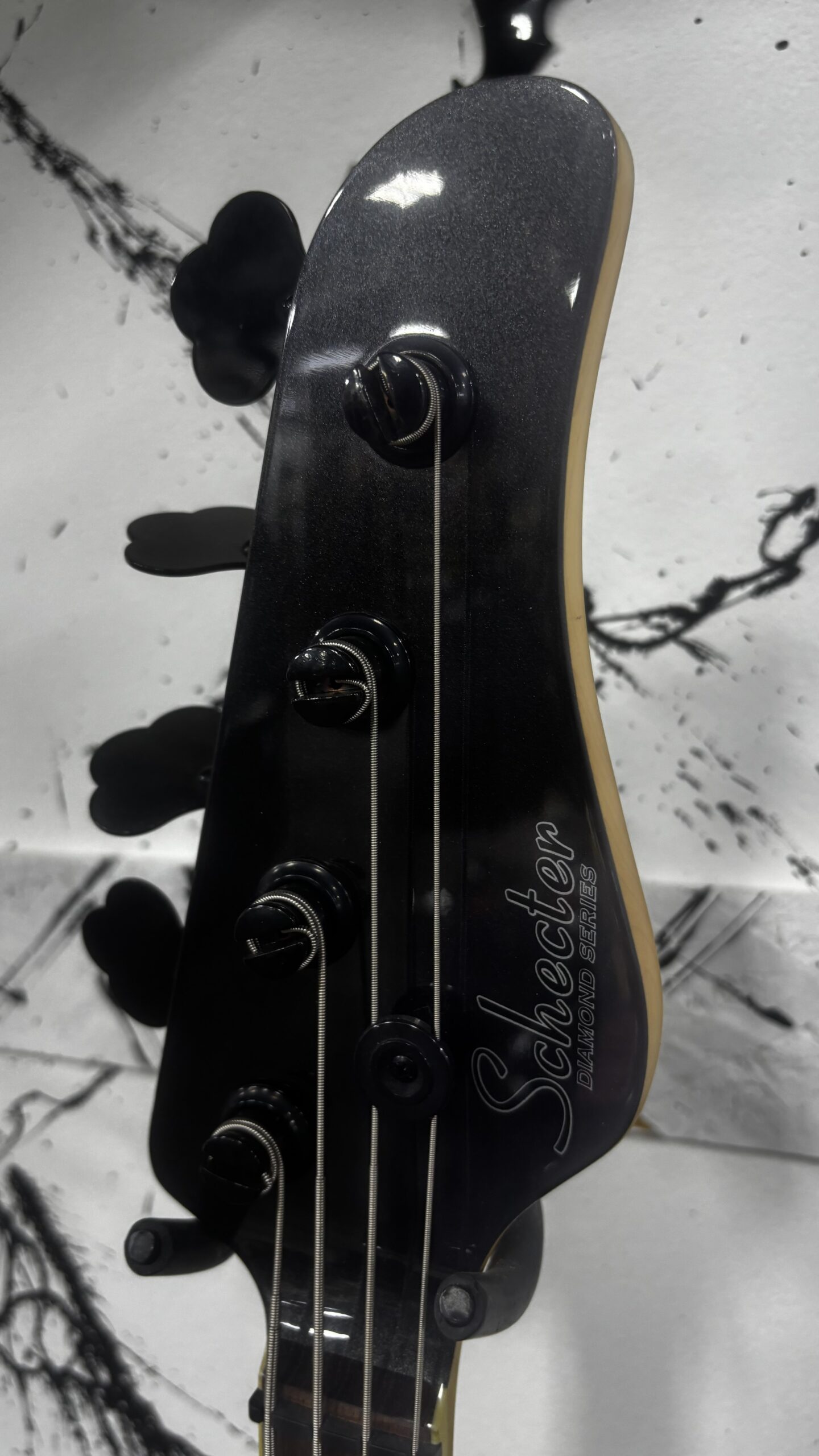 Schecter Guitar Research Michael Anthony Signature Bass - Image 2