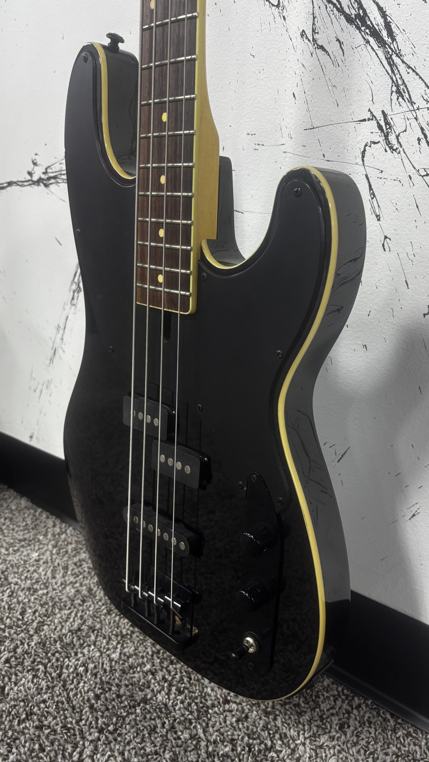 Schecter Guitar Research Michael Anthony Signature Bass - Image 4