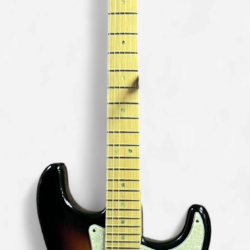 Fender American Deluxe Stratocaster® HSS 2004 - 3-Color Sunburst